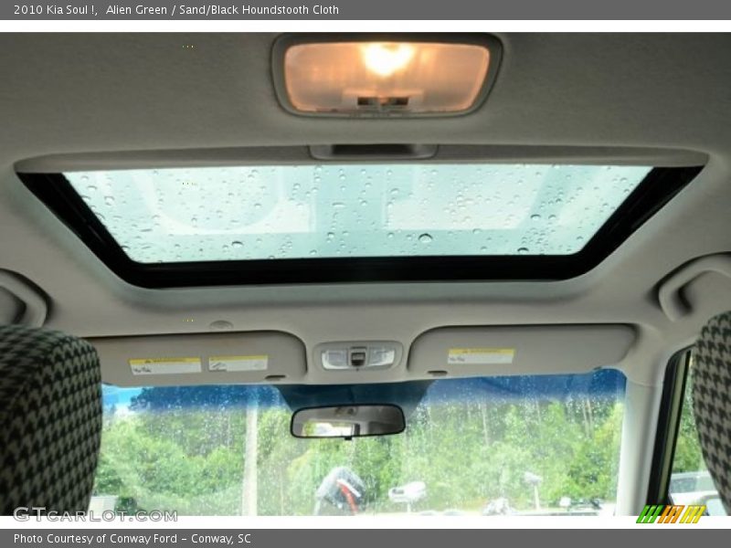 Alien Green / Sand/Black Houndstooth Cloth 2010 Kia Soul !