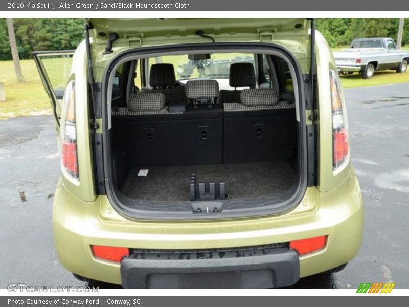 Alien Green / Sand/Black Houndstooth Cloth 2010 Kia Soul !