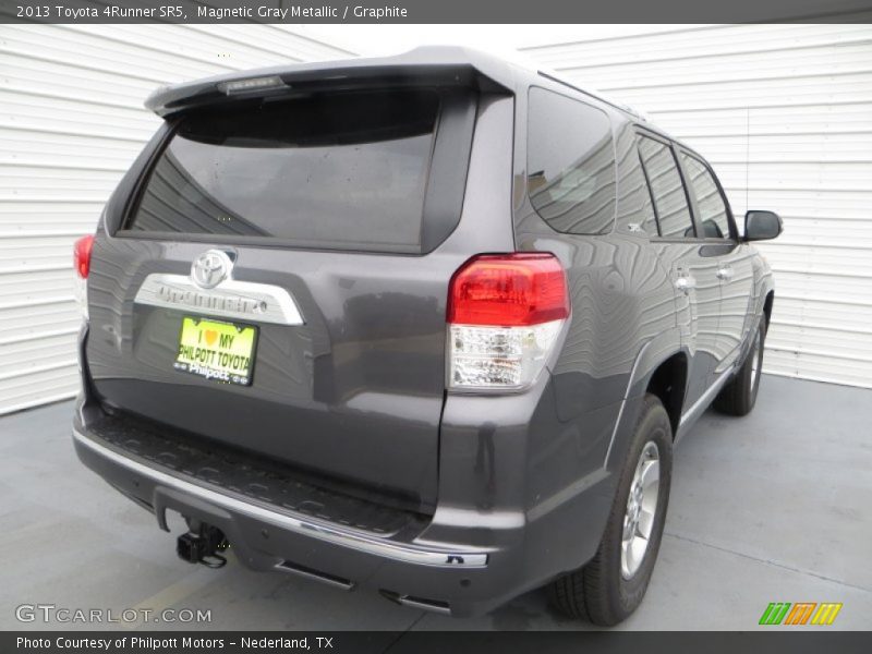 Magnetic Gray Metallic / Graphite 2013 Toyota 4Runner SR5