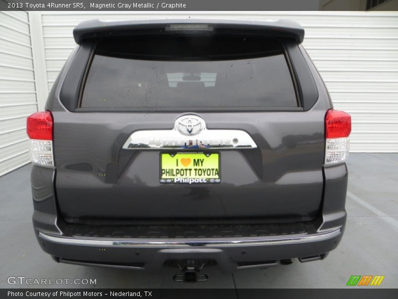 Magnetic Gray Metallic / Graphite 2013 Toyota 4Runner SR5