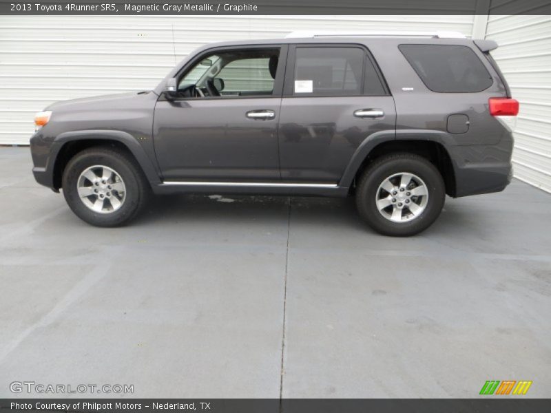 Magnetic Gray Metallic / Graphite 2013 Toyota 4Runner SR5