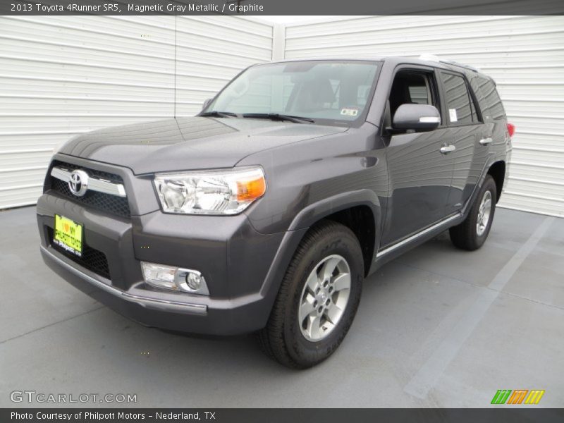 Magnetic Gray Metallic / Graphite 2013 Toyota 4Runner SR5