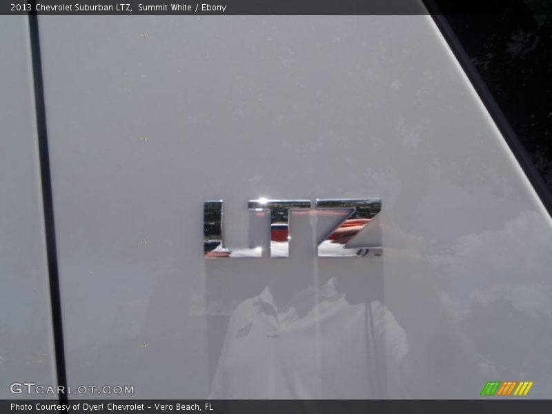 Summit White / Ebony 2013 Chevrolet Suburban LTZ