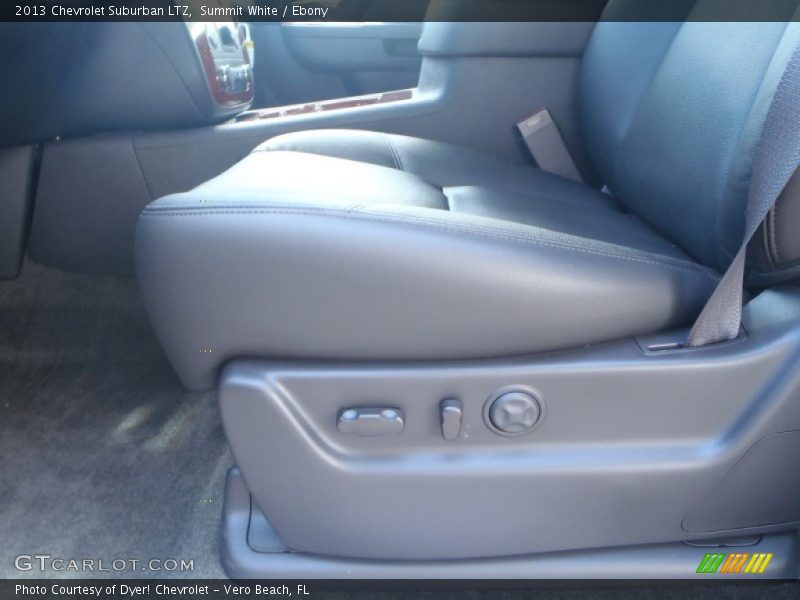 Summit White / Ebony 2013 Chevrolet Suburban LTZ