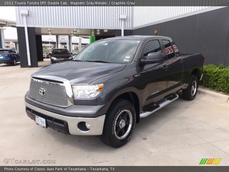 Magnetic Gray Metallic / Graphite Gray 2011 Toyota Tundra SR5 Double Cab