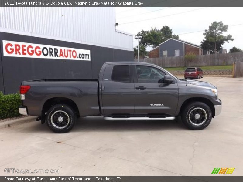 Magnetic Gray Metallic / Graphite Gray 2011 Toyota Tundra SR5 Double Cab
