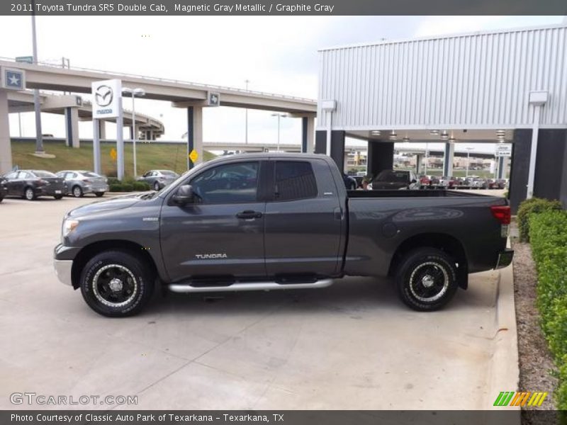 Magnetic Gray Metallic / Graphite Gray 2011 Toyota Tundra SR5 Double Cab