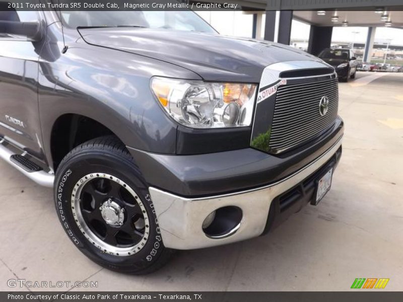 Magnetic Gray Metallic / Graphite Gray 2011 Toyota Tundra SR5 Double Cab