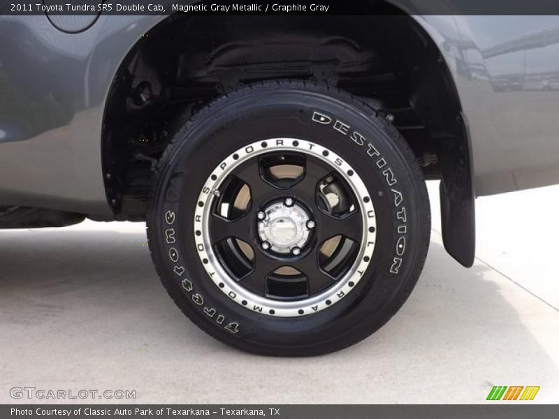 Magnetic Gray Metallic / Graphite Gray 2011 Toyota Tundra SR5 Double Cab