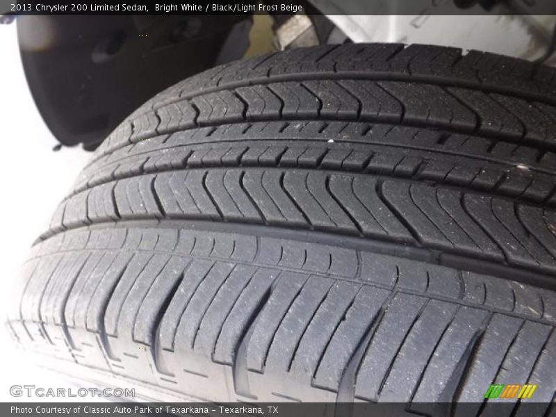 Bright White / Black/Light Frost Beige 2013 Chrysler 200 Limited Sedan