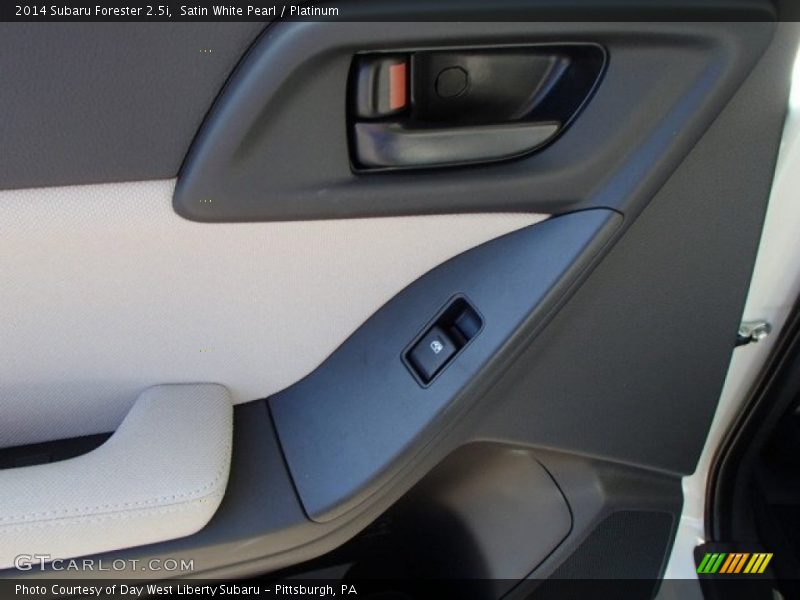 Satin White Pearl / Platinum 2014 Subaru Forester 2.5i