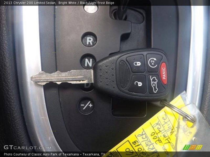 Bright White / Black/Light Frost Beige 2013 Chrysler 200 Limited Sedan