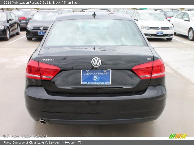 Black / Titan Black 2013 Volkswagen Passat 2.5L SE