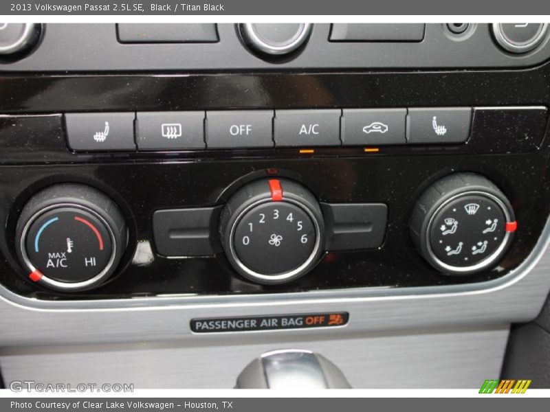 Black / Titan Black 2013 Volkswagen Passat 2.5L SE