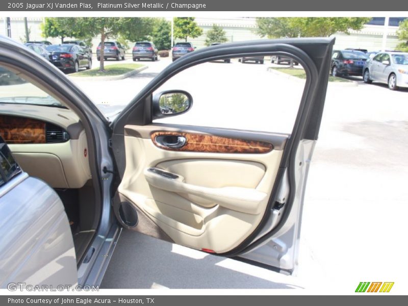 Platinum Silver Metallic / Champagne 2005 Jaguar XJ Vanden Plas