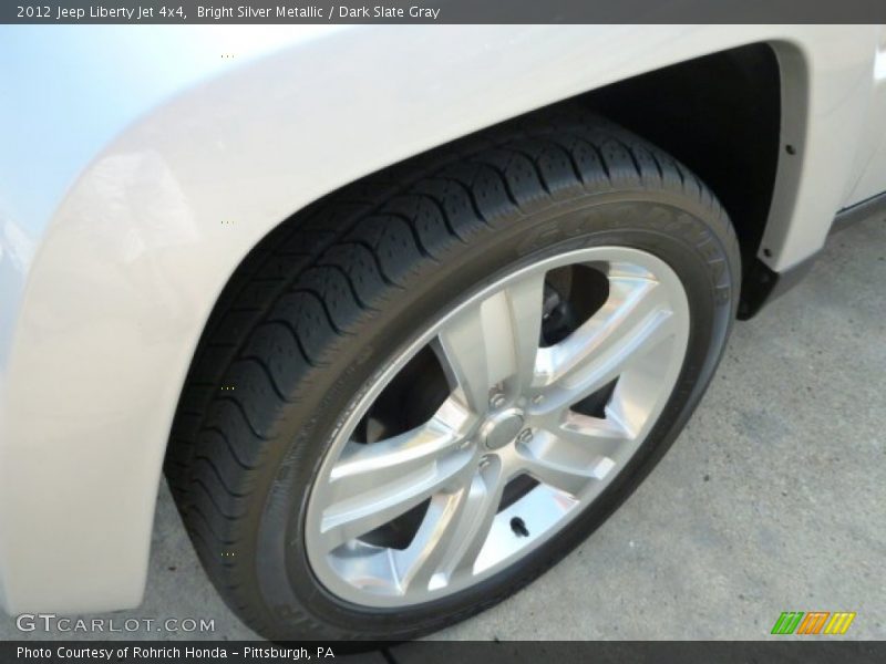 Bright Silver Metallic / Dark Slate Gray 2012 Jeep Liberty Jet 4x4