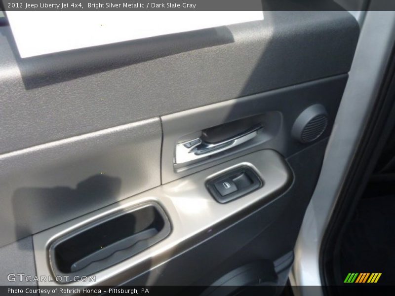 Bright Silver Metallic / Dark Slate Gray 2012 Jeep Liberty Jet 4x4