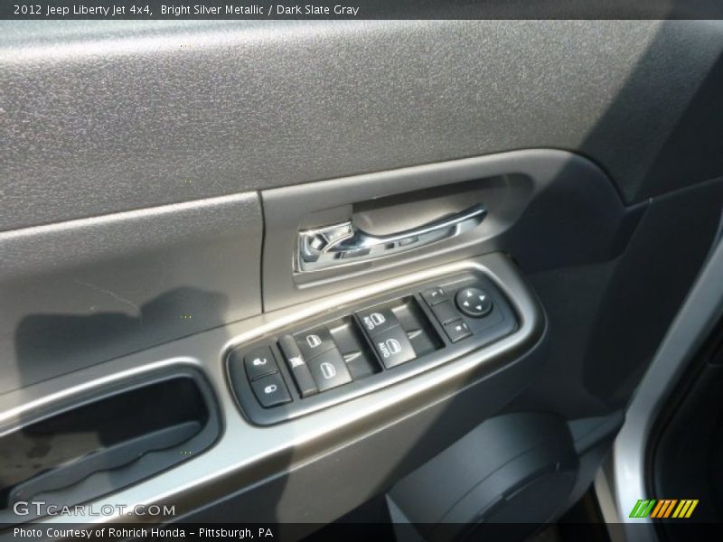 Bright Silver Metallic / Dark Slate Gray 2012 Jeep Liberty Jet 4x4