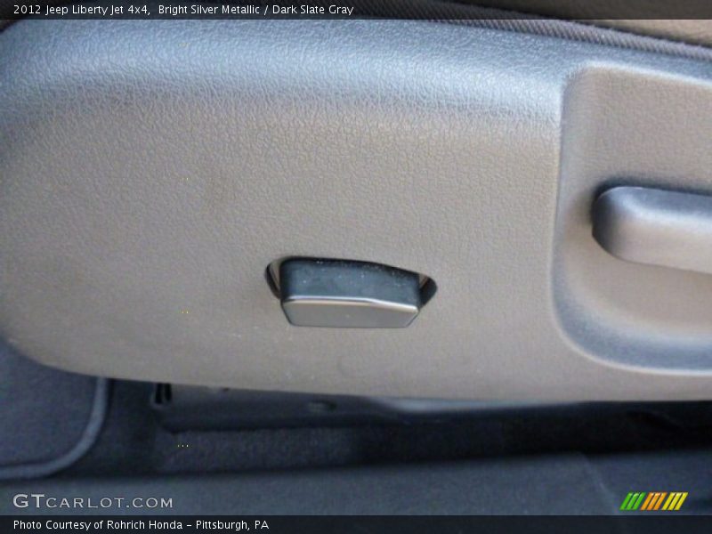 Bright Silver Metallic / Dark Slate Gray 2012 Jeep Liberty Jet 4x4