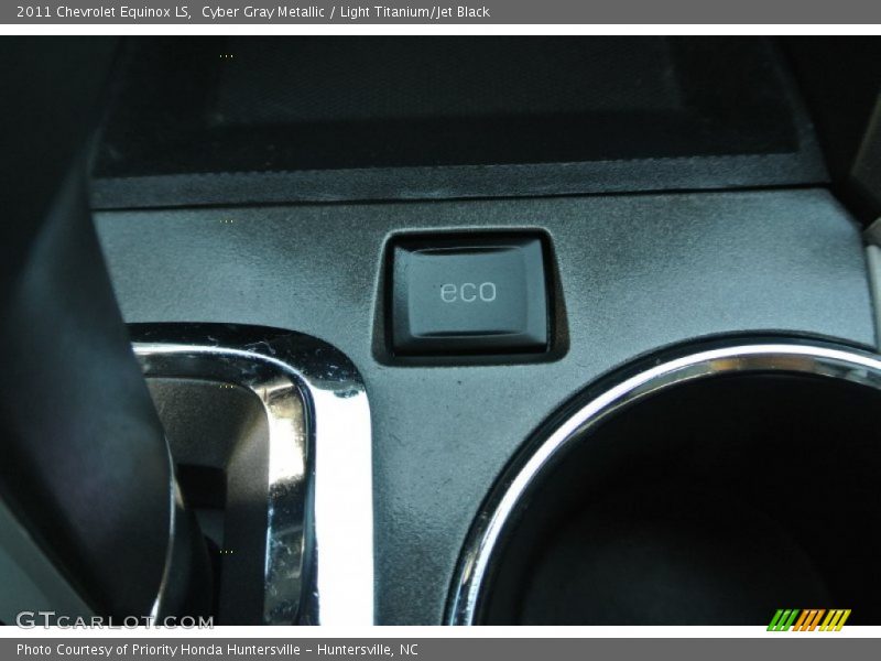 Cyber Gray Metallic / Light Titanium/Jet Black 2011 Chevrolet Equinox LS