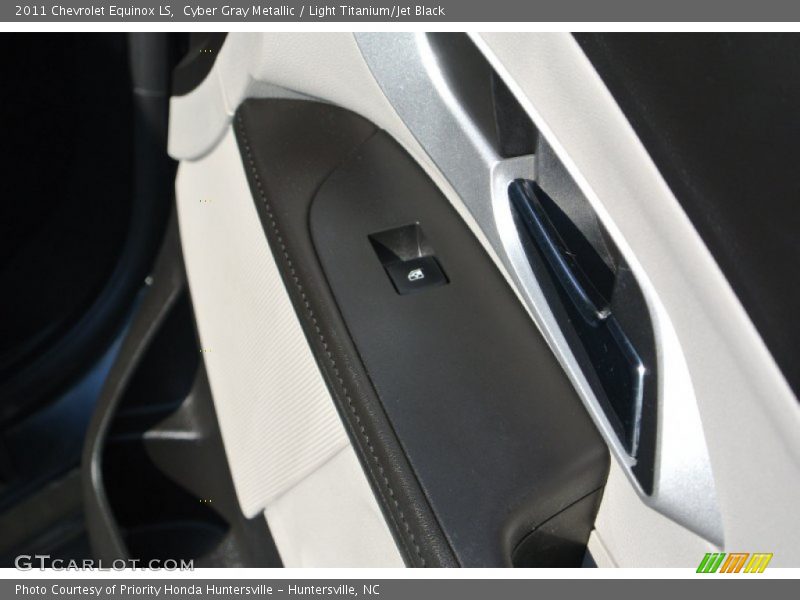 Cyber Gray Metallic / Light Titanium/Jet Black 2011 Chevrolet Equinox LS