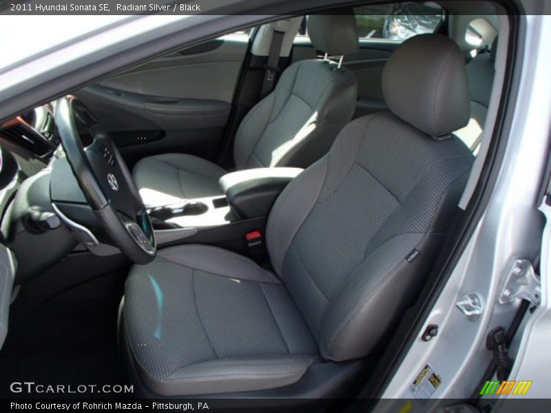 Radiant Silver / Black 2011 Hyundai Sonata SE