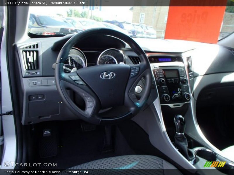 Radiant Silver / Black 2011 Hyundai Sonata SE