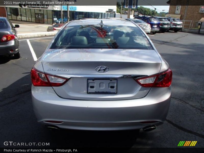 Radiant Silver / Black 2011 Hyundai Sonata SE