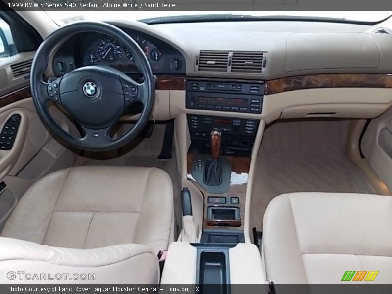 Dashboard of 1999 5 Series 540i Sedan