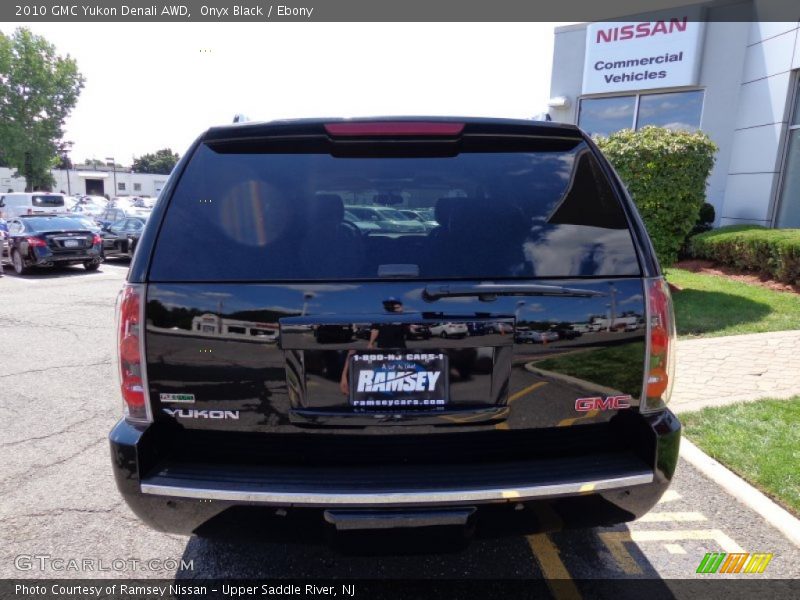 Onyx Black / Ebony 2010 GMC Yukon Denali AWD