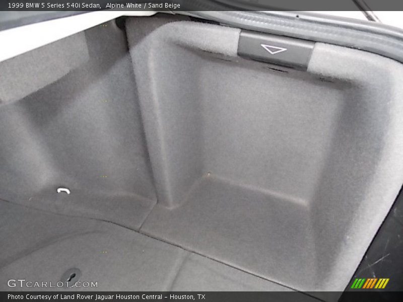  1999 5 Series 540i Sedan Trunk