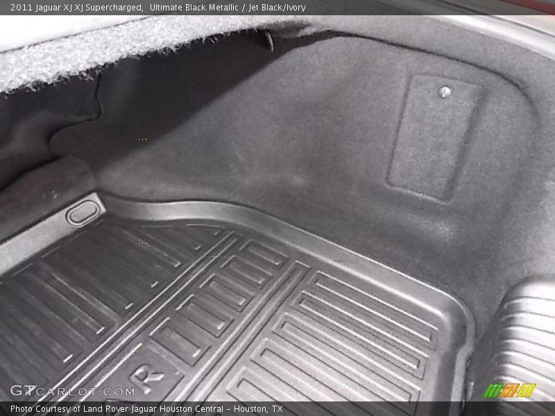 Ultimate Black Metallic / Jet Black/Ivory 2011 Jaguar XJ XJ Supercharged