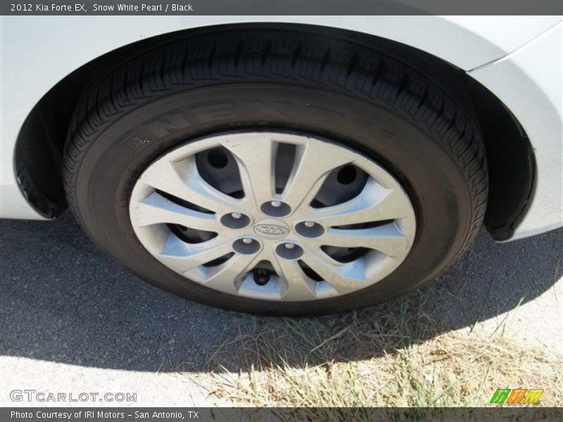 Snow White Pearl / Black 2012 Kia Forte EX