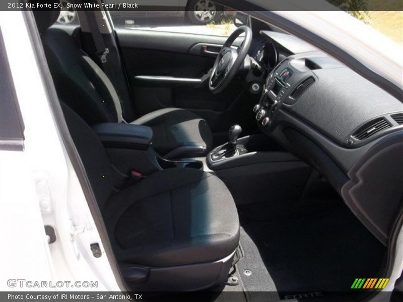 Snow White Pearl / Black 2012 Kia Forte EX