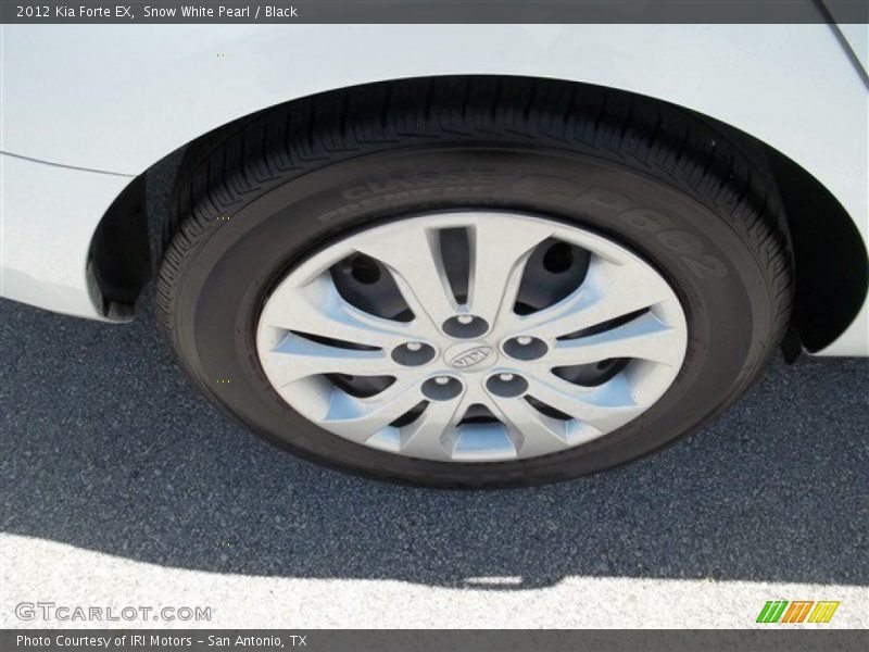 Snow White Pearl / Black 2012 Kia Forte EX