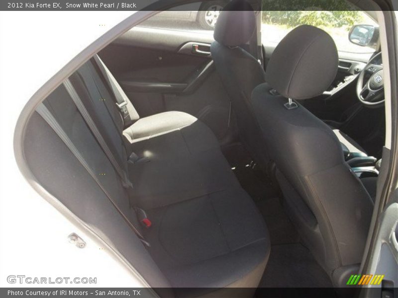 Snow White Pearl / Black 2012 Kia Forte EX