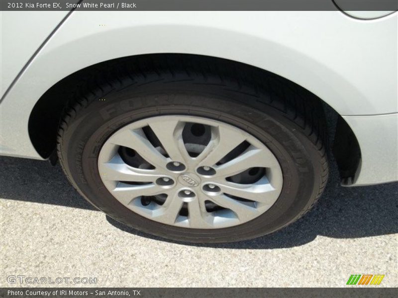 Snow White Pearl / Black 2012 Kia Forte EX