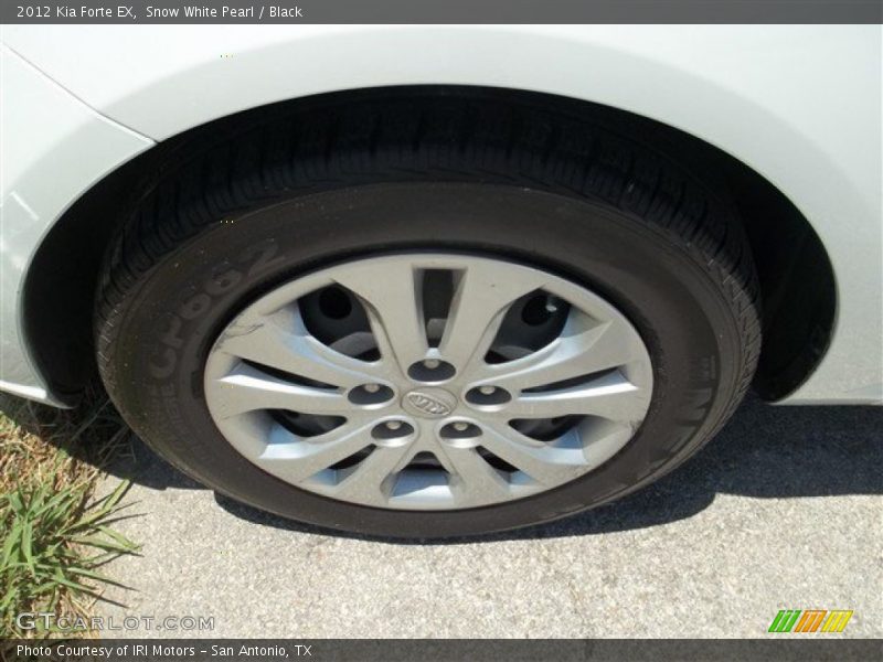 Snow White Pearl / Black 2012 Kia Forte EX