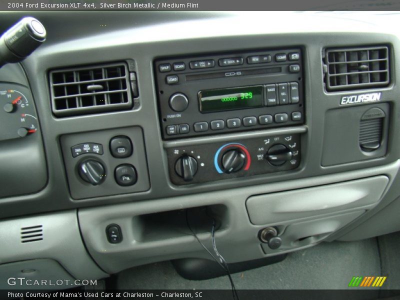 Controls of 2004 Excursion XLT 4x4