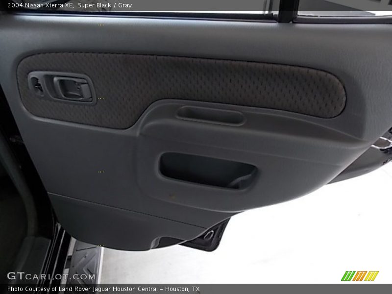 Super Black / Gray 2004 Nissan Xterra XE