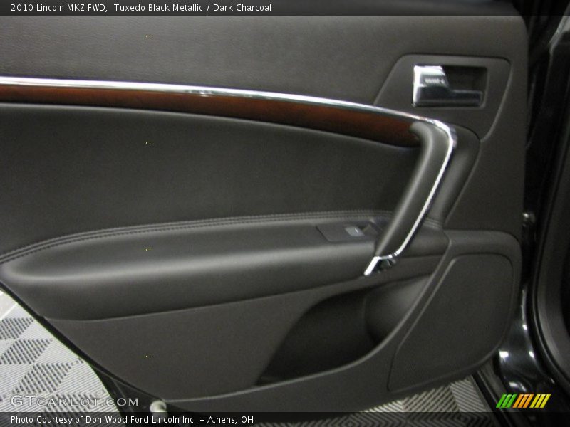 Tuxedo Black Metallic / Dark Charcoal 2010 Lincoln MKZ FWD