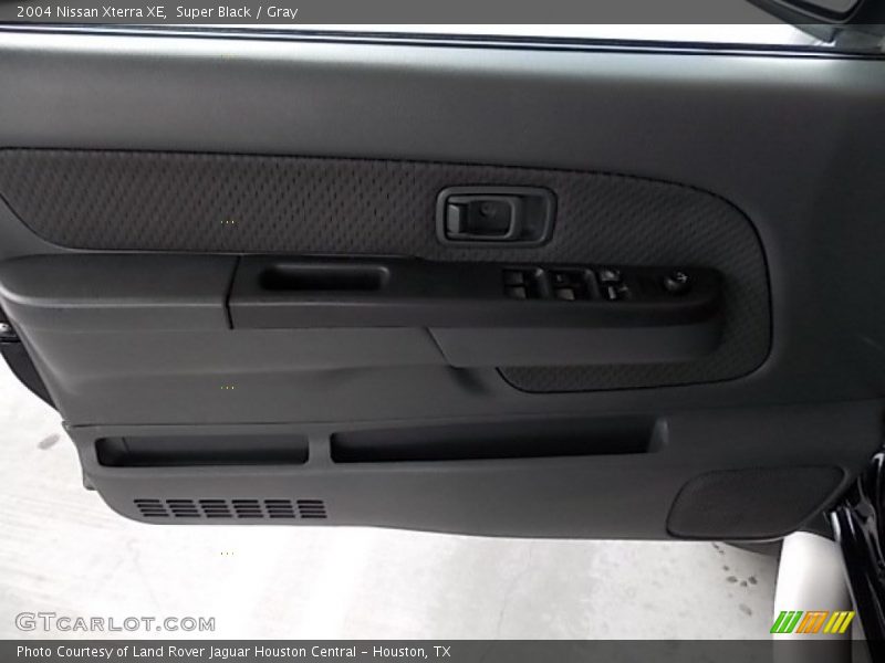 Super Black / Gray 2004 Nissan Xterra XE
