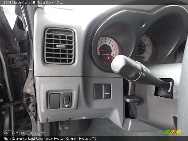 Super Black / Gray 2004 Nissan Xterra XE