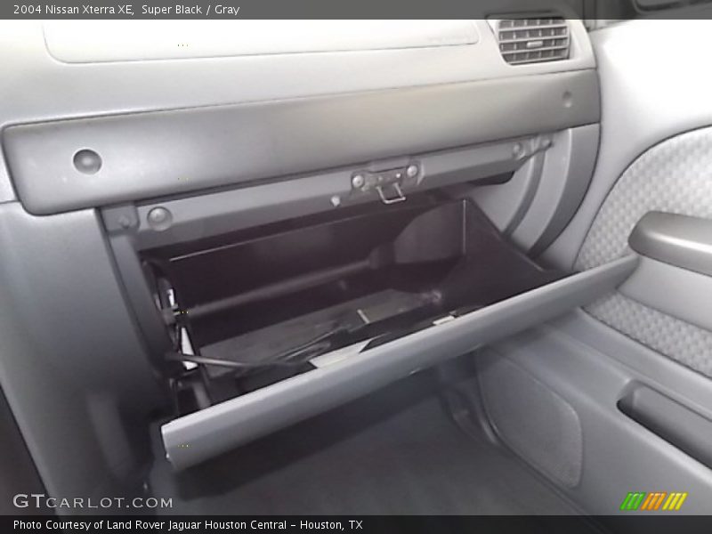 Super Black / Gray 2004 Nissan Xterra XE