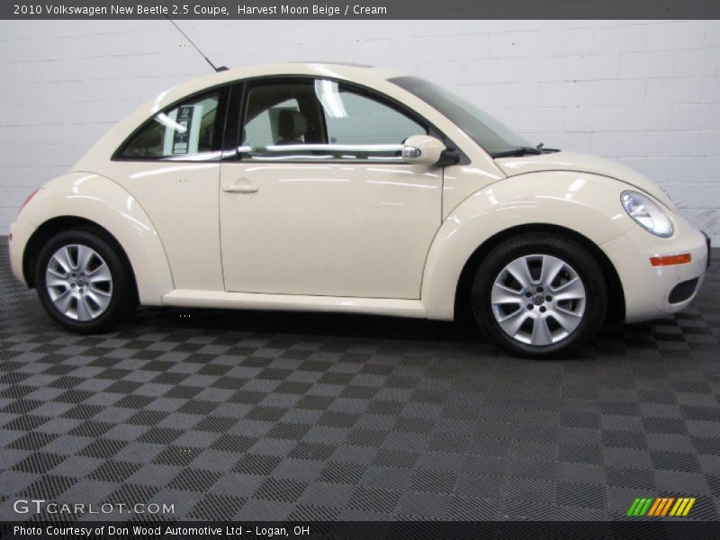 Harvest Moon Beige / Cream 2010 Volkswagen New Beetle 2.5 Coupe