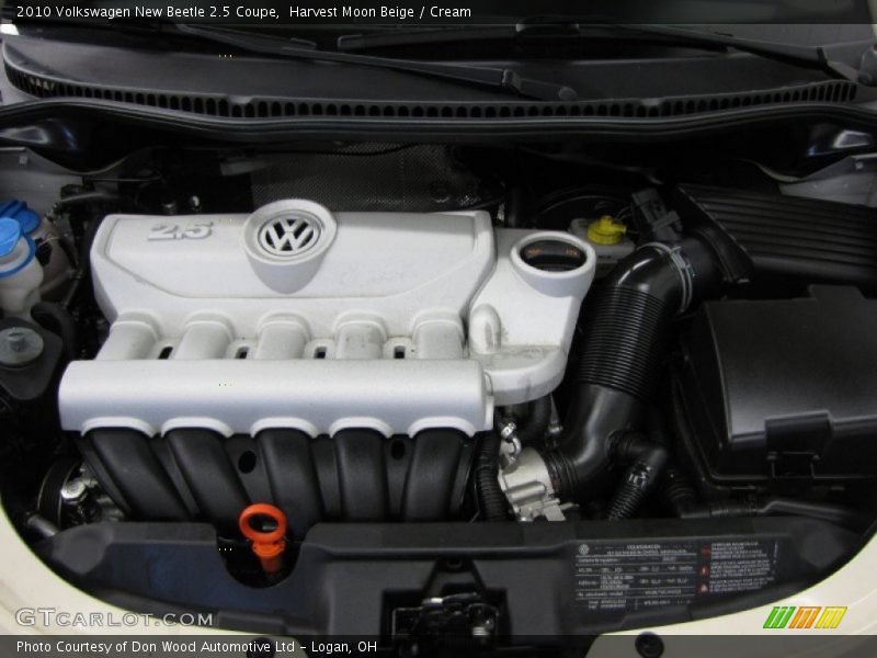 Harvest Moon Beige / Cream 2010 Volkswagen New Beetle 2.5 Coupe