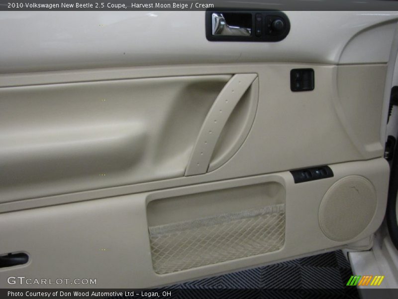 Harvest Moon Beige / Cream 2010 Volkswagen New Beetle 2.5 Coupe