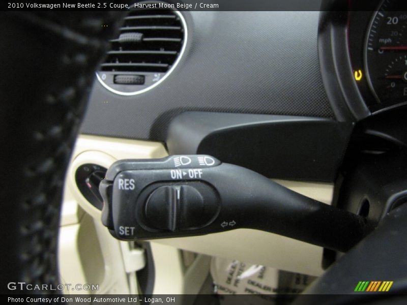 Harvest Moon Beige / Cream 2010 Volkswagen New Beetle 2.5 Coupe