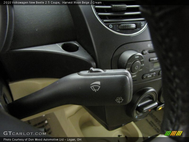 Harvest Moon Beige / Cream 2010 Volkswagen New Beetle 2.5 Coupe