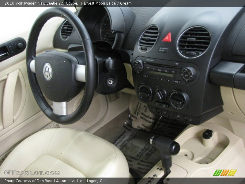 Harvest Moon Beige / Cream 2010 Volkswagen New Beetle 2.5 Coupe
